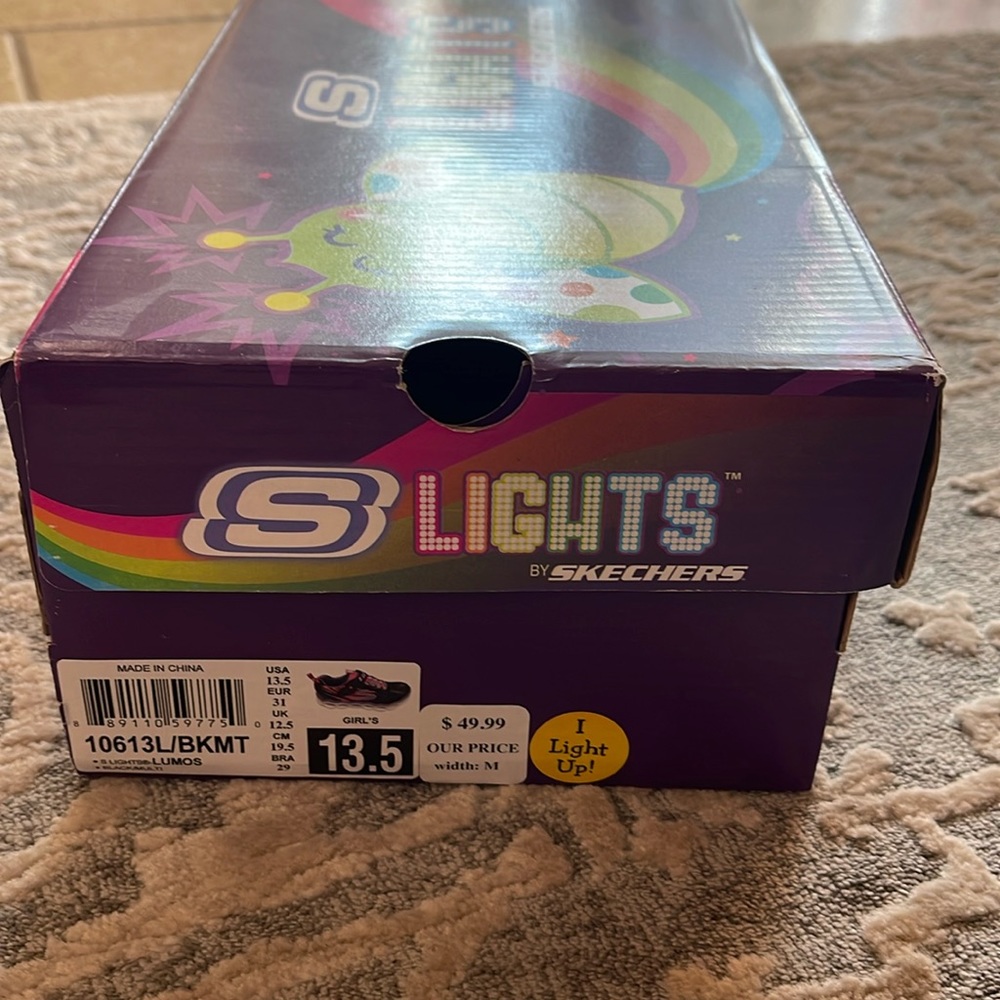 New - Skecher Light up tennis shoes kids size 13.5.